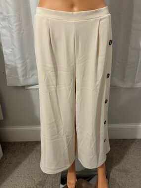 Pretty Melloday size L off white faux button wide leg cropped pants women new